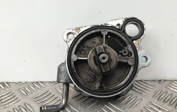 Toyota Yaris Vacuum pump