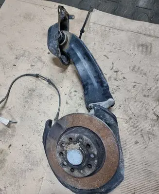 Volkswagen PASSAT B7 Rear wheel hub NOCODE