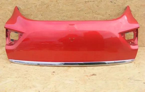 Renault Clio IV Tailgate trim