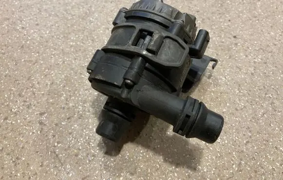 BMW M5 F90 Electric auxiliary coolant/water pump 8638237
