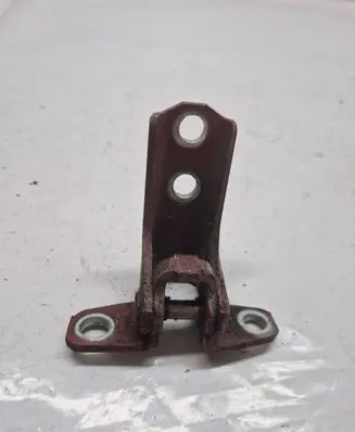 Mitsubishi Outlander Front door lower hinge 