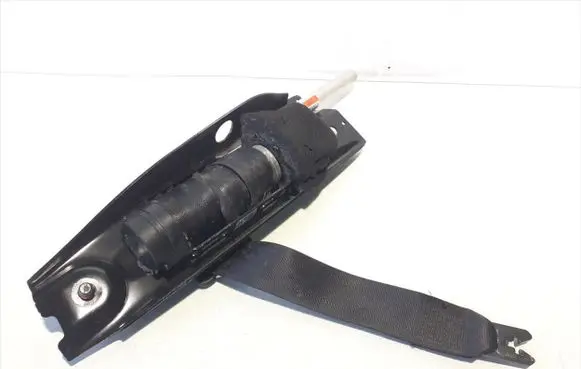 Volvo V70 Front seatbelt 1008180183