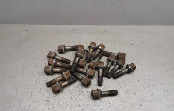 Mercedes-Benz C W203 Nuts/bolts 