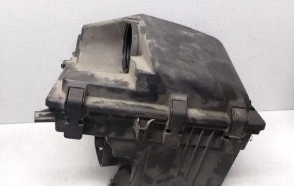 Volvo S60 Air filter box 8626061