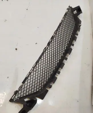 Mercedes-Benz C W205 Front bumper lower grill