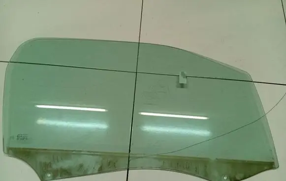 Citroen DS3 Front door window glass four-door As2
