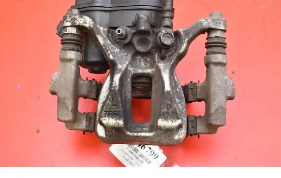 Toyota C-HR I Rear brake caliper 