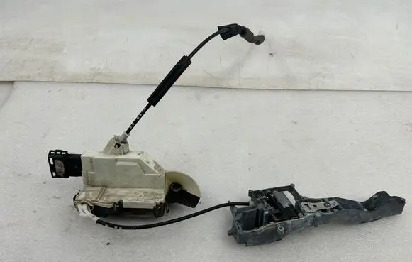Citroen C5 Front door lock PSA574388 A01772 5118NJ