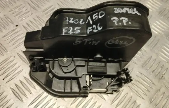 BMW X3 F25 Front door lock 7202150