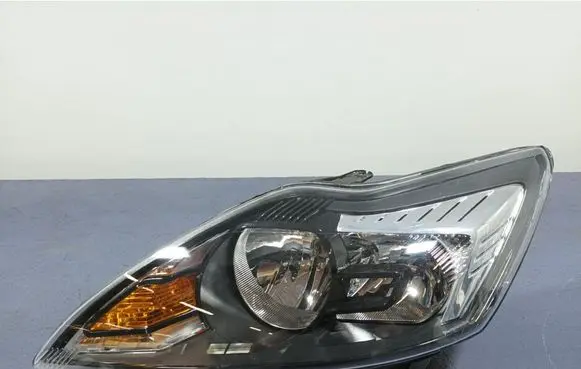 Ford Focus Headlight/headlamp 8M51-13101-CF