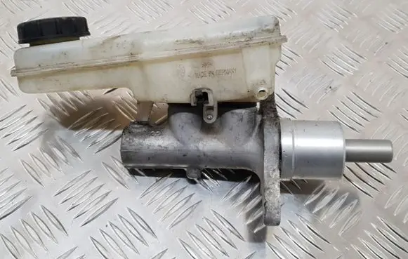 Mitsubishi Colt Master brake cylinder