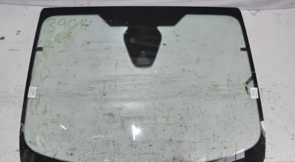 Ford Fiesta Front windscreen/windshield window 