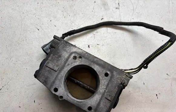 Volvo V70 Throttle valve 8644344