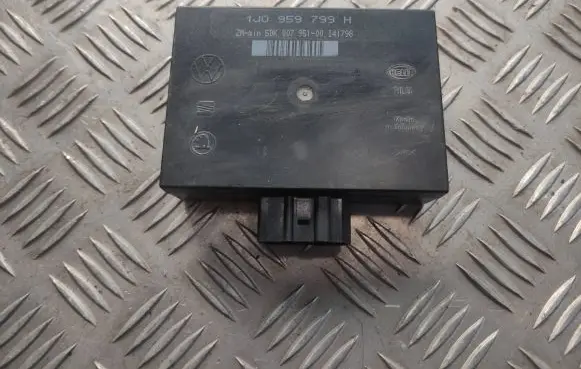 Volkswagen PASSAT B5 Comfort/convenience module 1J0959799H 5DK00795100 141798
