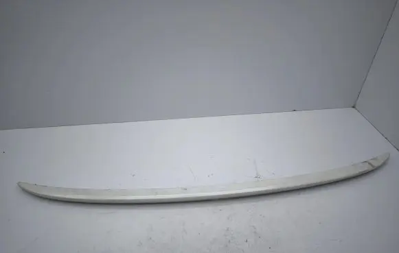 Tailgate/trunk spoiler