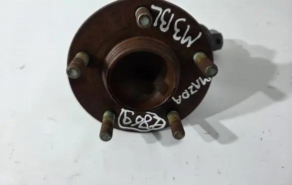Mazda 3 II Rear wheel hub spindle/knuckle 3N612C299A