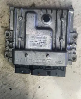 Ford Kuga I Engine control unit/module 97RI010012 28270867 0867LA01220072