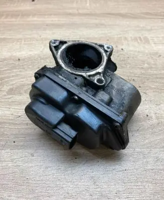 Volkswagen Tiguan EGR valve 03L131501G 08101338