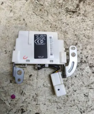 Toyota Prius (XW20) Door central lock control unit/module 8999247010 T4243N63076051