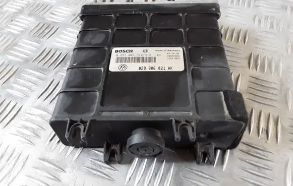 Volkswagen PASSAT B4 Engine control unit/module 028906021AK 0281001312 28SA2506