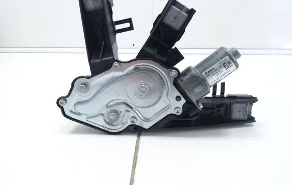 Peugeot 308 Rear window wiper motor 9677680580