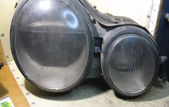 Mercedes-Benz E W210 Headlight/headlamp