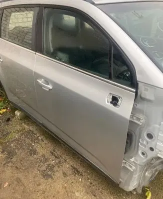 Chevrolet Orlando Front door