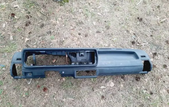 Volkswagen Golf I Dashboard 161857007