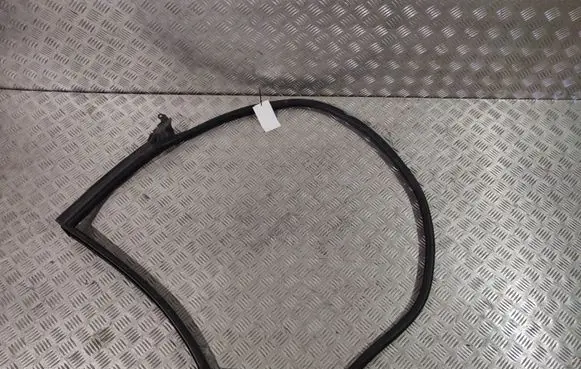 Audi A5 Sportback 8TA Rear door rubber seal (on body) 8T8833708F