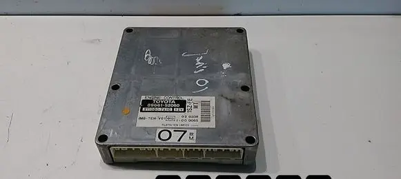 Toyota Yaris Engine control unit/module 8966152060