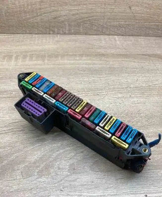 Seat Ibiza II (6k) Fuse module 6X0937617E