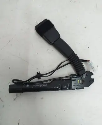 BMW 4 F32 F33 Front seatbelt buckle 34110144D 33040941
