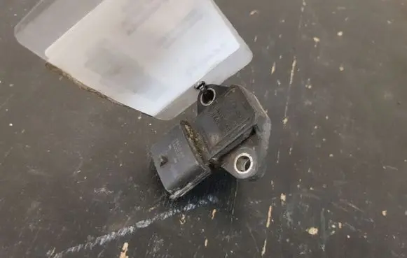 KIA Sorento Air pressure sensor 3930084400