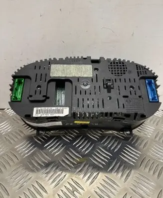 Audi A3 S3 8L Speedometer (instrument cluster) BG750