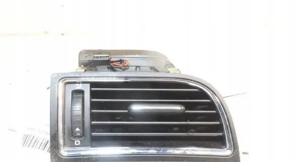 Skoda Superb B5 (3U) Dashboard side air vent grill/cover trim