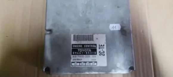 Toyota Avensis T220 Engine control unit/module 8966105310 MB1758002005 2CTE