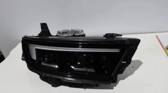 Opel Astra L Headlight/headlamp 9855316680