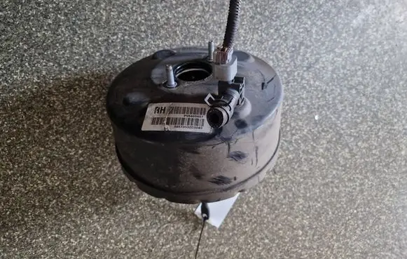 Opel Antara Brake booster P95488857