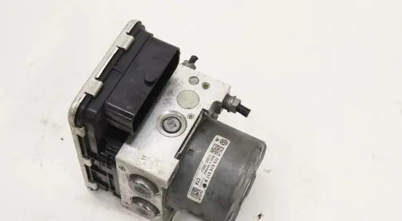 Volkswagen Caddy Master brake cylinder 7E5614517B