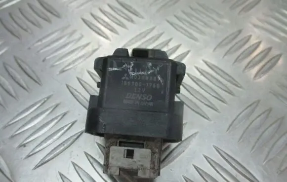Mitsubishi Carisma Fuel pump relay 