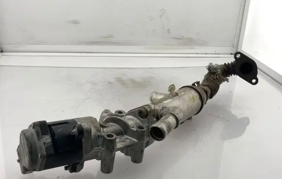Jaguar S-Type EGR valve cooler 4R8Q9Y493AJ 51500230