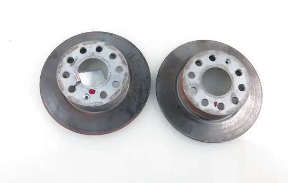 Volkswagen Golf V Rear brake disc