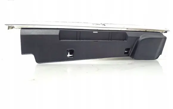 Trunk/boot sill cover protection