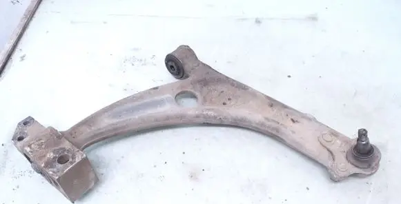 Volkswagen PASSAT B6 Front lower control arm/wishbone 3C0407153B