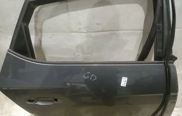 Seat Leon (5F) Rear door glass trim molding 