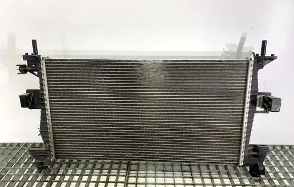 Ford C-MAX II Coolant radiator BV61-8005-AD