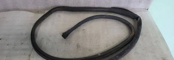 Audi Cabriolet B3 8G Front door rubber seal 