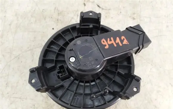 Toyota Verso-S Heater fan/blower