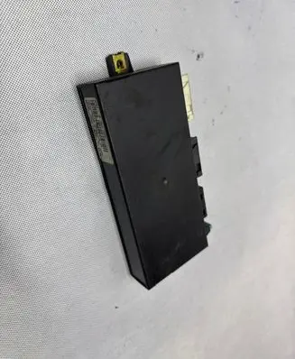 BMW 5 E34 Comfort/convenience module 8366229 084659058 00423180