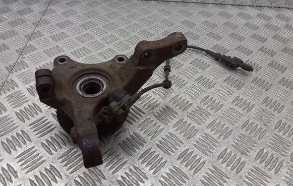 Opel Meriva A Front wheel hub spindle knuckle
